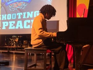 Students engaged in financial literacy and AI education Los Angeles 2026